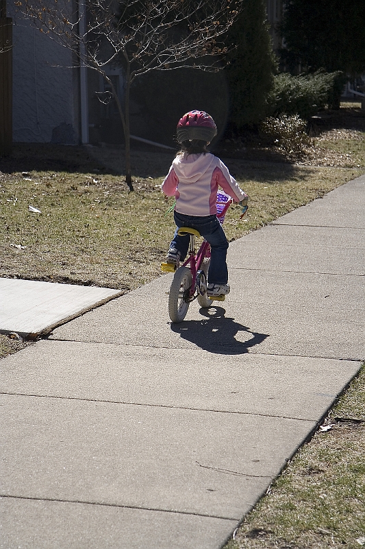 20060410MaddieOnTwoWheels-009