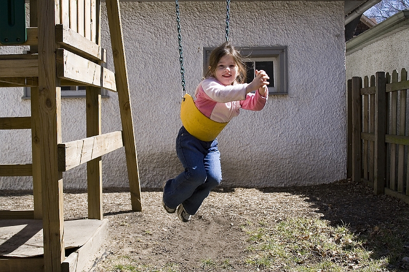 20060410MaddieOnTwoWheels-061
